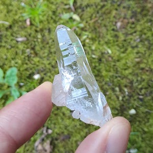 Optical Self Healed Ganesh Himal Quartz Crystal_10gr \ Himalayan Quartz Crystal