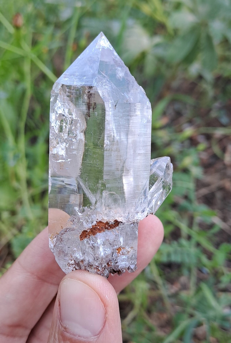 Optical Himalayan Hashupi Quartz Crystal, Record Keeper, Self Healed, DT, Penetrator w Rainbows_90gr zdjęcie 3