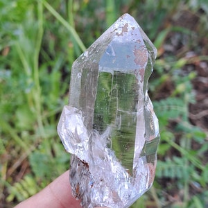 Optical Himalayan Hashupi Quartz Crystal, Record Keeper, Self Healed, DT, Penetrator w Rainbows_90gr zdjęcie 7