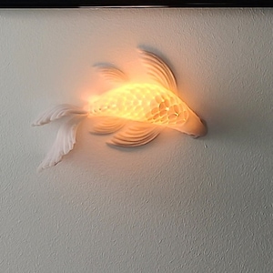 Lampe Koi Applique &quot;Tranquil Koi Harmony&quot;