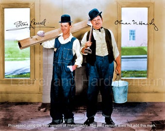 Vintage Laurel & Hardy Ceramic Ashtray – 22 X 14 X 4 Cm – Embossed