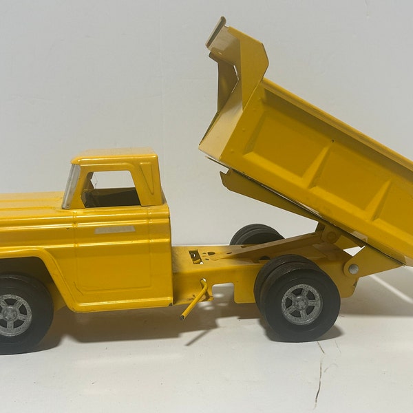 1960's Structo Dump Truck