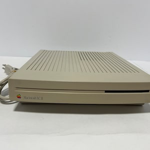 Macintosh LC II Model M1700 image 1