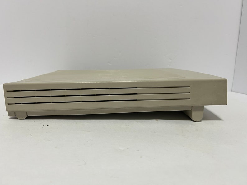 Macintosh LC II Model M1700 image 4