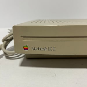 Macintosh LC II Model M1700 image 3