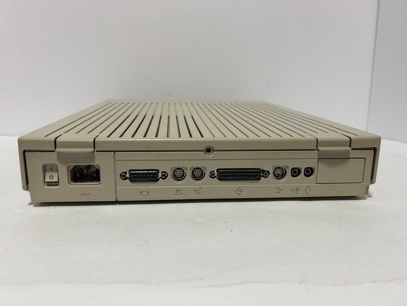 Macintosh LC II Model M1700 image 6