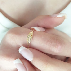 Solid Gold Feather Ring, Dainty Feather Ring, Gold angel Ring, Unisex Gold Ring, Feather Jewelry, Minimalist Gold Ring, Spiritual Gold Ring