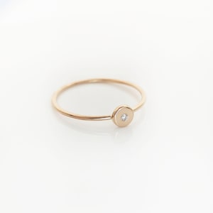 Minimalist Solid Gold Ring with Natural Diamond, Diamond Dot Ring in Solid Gold, Everyday luxury Ring, Solid Gold Diamond Circle Ring