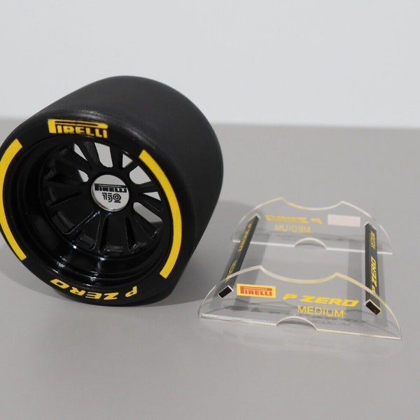 1/10th 2022 P Zero MEDIUM compound tyre display