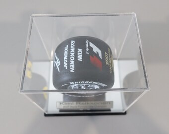 1/10th Kimi Raikkonen 2007 World Champion Award Display (SMALL)