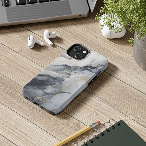 iPhone用 ホワイトマーブルケース ホワイトマーブルiPhoneケース：ゴールドアクセントの保護カバー