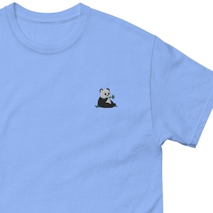 Wildlife Wonders: Men&#39;s Embroidered Panda Tee - A Perfect Gift for Nature Lovers!