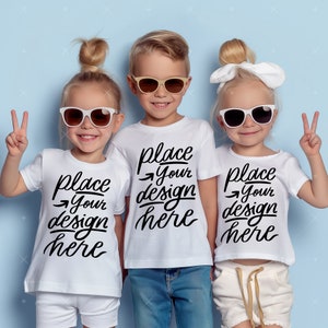 マルチシャツ モックアップ 3 キッズ モックアップ ホワイト T シャツ モックアップ キッズ 半袖 モックアップ 子供用夏服 モックアップ 男の子と女の子のモックアップ 正面図