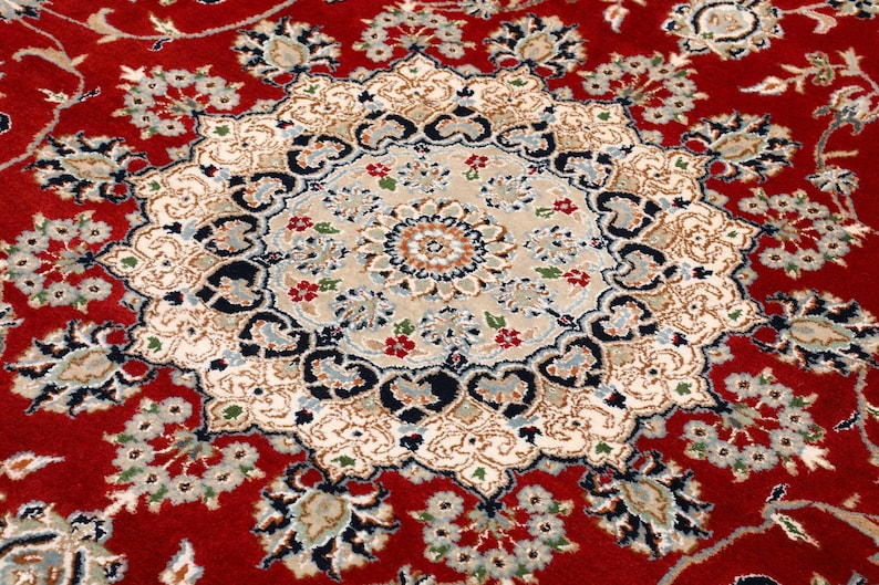 Red Nain Rugs Fine Nain Indo Red Wool Traditional Hand-knotted Oriental Rug for ...