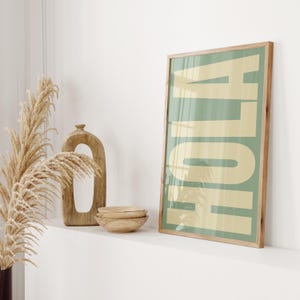 Hola Poster Salbeigrün Beige Typografie Poster Wanddeko Retro Poster Flurdeko Poster Spanien Wohnzimmer Poster