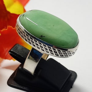 Natural Chrysoprase Ring, Sterling Silver Ring,Oval Gemstone Ring, Green stone Ring, Women&#39;s Ring, Gift for Her, Promise Ring
