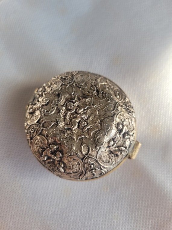 Antique repousse silver plated brass trinket box,… - image 3