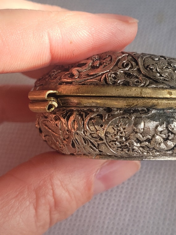 Antique repousse silver plated brass trinket box,… - image 9