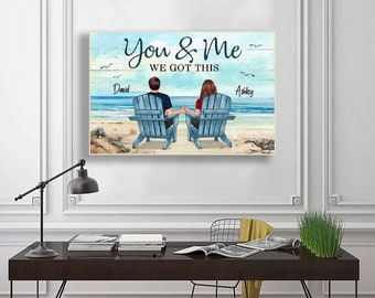 Rückansicht Paar Sitzen Strand Landschaft You & Me Wir haben dieses personalisierte Poster, individuelles Poster Familienname, Camping Poster
