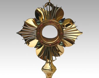 Custodia Custodia Ensamblada a Mano Altura Cm. 58 (22 3/4") Diámetro Hostia 7 (2 3/4") Baño Galvánico Oro sobre Latón Antioxidante