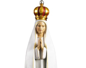 Estatua estilizada de la Virgen de Fátima con diseño de corona, tallada en madera y pintada a mano