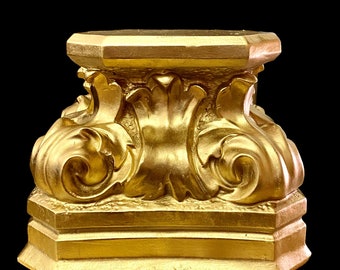 Base de estatua de resina hueca.  Pedestal versátil para madonna de interior/exterior u otras figuras. Soporte de estatua de resina vacío.