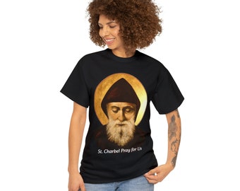 Camiseta unisex de algodón grueso con la imagen de San Charbel, santo maronita, ideal para la devoción religiosa y la práctica espiritual.