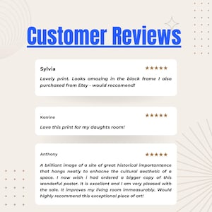 以下が含まれることがあります： 「Customer Reviews」というタイトルのグラフィック表示で、3つの顧客レビューが掲載されています。シルビアは黒いフレームに入ったプリントについて書いています。コリンは娘の部屋用のプリントについて言及しています。アンソニーはリビングルーム用の歴史的な場所のポスターを称賛しています。