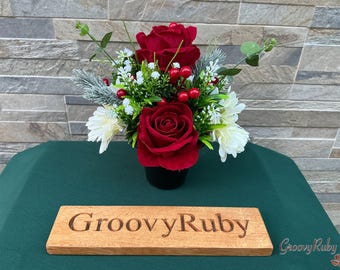Christmas Time, Grave Pot Artificial Flowers Tribute Funeral Lasting Memorial Artificial Floral Tributes Flowers Keepsake Seasonal Xmas Red