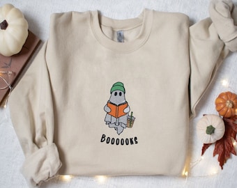 Besticktes Lesegeist-Sweatshirt, lesen Sie mehr Booooks, Herbst-Rundhalsausschnitt, Buchliebhaber-Pullover, gruselige Jahreszeit Pullover, Geist-Buchstickerei