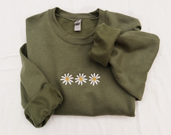 Embroidered Daisy Sweatshirt, Embroidery Flower Crewneck,Wildflower Sweater