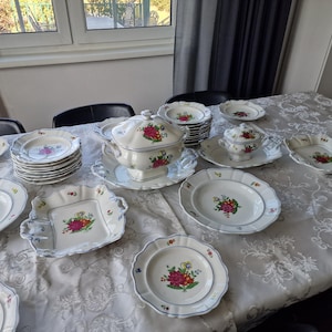 highly rare Imperial Vienna Late Biedermeier fine antique Porcelain dinner service for 24, hand painted flowers, viennese antiqu