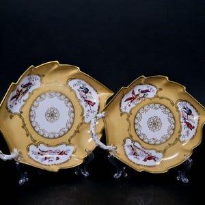 Pirkenhammer decorated by Ernst Wahliss Wien Rothschild Bird fine porcelain around 1900, 2 leaf shaped antique painted dishes