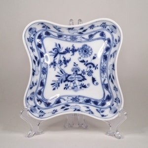 Antik bohemisk lökmönstrad greve Thun TK djup skål