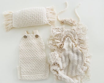 Newborn knit baby boy and bay girl sets