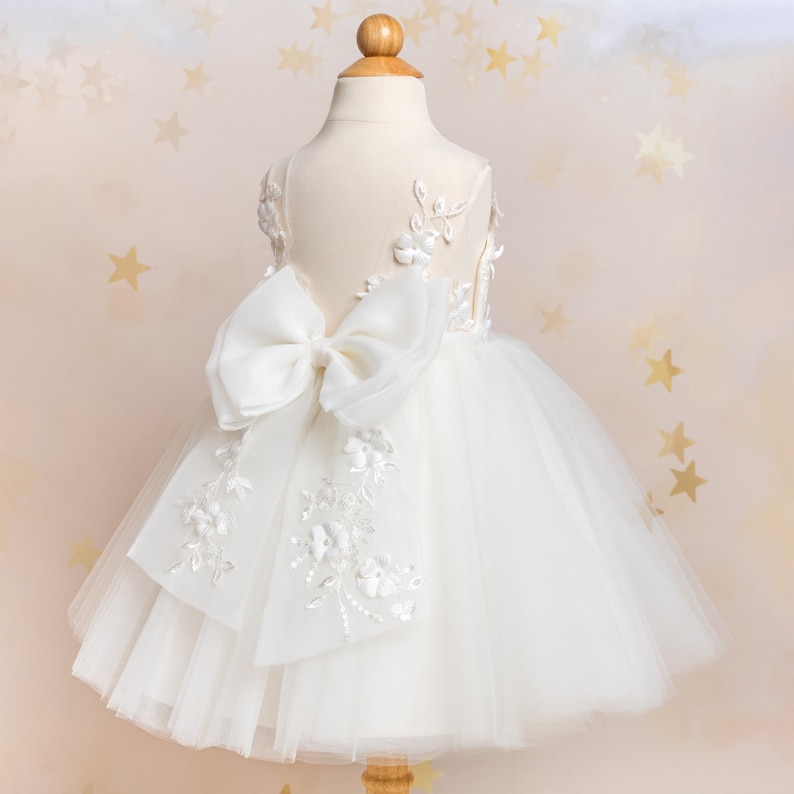 Robe de demoiselle d'honneur en tulle, robe en tulle avec noeud, robe ivoire ou blanche, robe de bébé, robe en dentelle, mariage. image 1