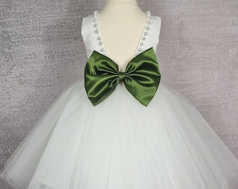 Elegant  tulle girl dress with  green bow. Off white toddler dress . Christmas knee or tea dress. Wedding dress.