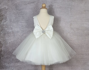 Flower girl dress. Tulle flower girl dress with bow. Ivory or white baby dress. Wedding dress.
