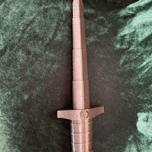 Grandmaster Witcher Wolven Silver Sword 3D Printable (Instant Download) 