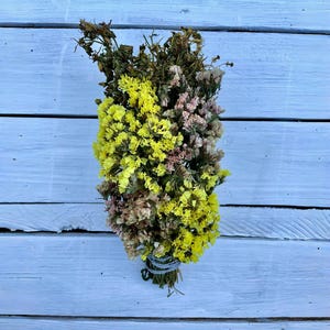 Reinigingswierook Natuurlijke Slavische Smudge Gedroogde bloemen Boeketstokje voor Smudging Ritual Kruidenwierook Witte Salie Alternatief Kruidenbundel