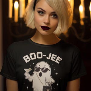Boo-Jee Ghost Tシャツ、華やかなゴーストデザインが特徴の不気味でシックなハロウィングラフィックTシャツ、快適な色、ベーシックな女の子向けの面白いゴースト漫画トップス