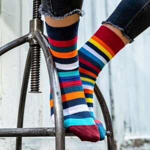 5 Paar bunte Ringelsocken für Damen, Herren, Kinder Frischer Fratze in der Geschenkbox Bild 4