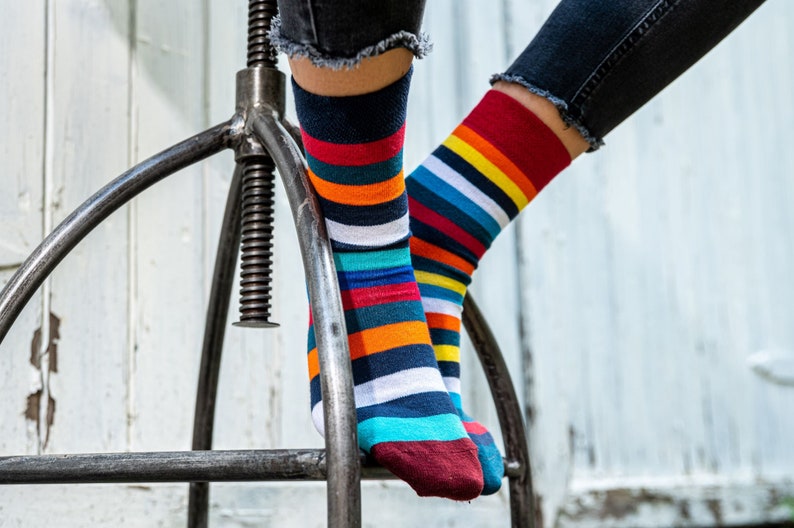 5 Paar bunte Ringelsocken für Damen, Herren, Kinder Frischer Fratze in der Geschenkbox Bild 4