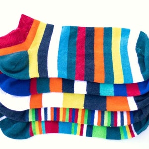 5 Paar bunte Sneakersocken mit Streifen für Damen, Herren, Kinder Rockiger Ringel Geschenkbox Bild 1