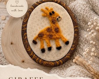 Kinderkamerdecoratie Giraf naaldvilt in lijst