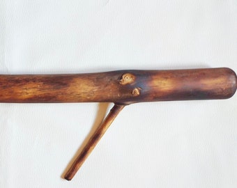 Bouffadou artisanal en Bois Blanc Flammé, soufflet pour attiser le feu. Blowpipe in wood to fan the fire, Blasrohr um Feuer zu schüren.