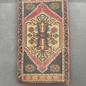 Vintage Turkish Rug Geometric Pattern 2x3ft