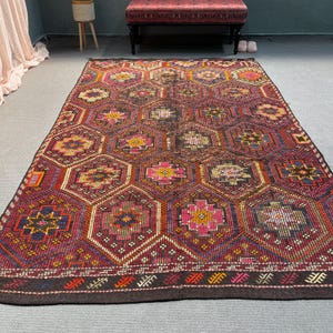 Vintage Kilim, Turkish Kilim, Large Kilim, Anatolian Kilim, Rugs For Bedroom, 5.6x9.2 ft Brown Kilim, Embroidered Turkish Kilim, Boho Rug