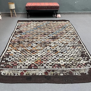 Turkish Kilim, Large Kilim, Vintage Kilim, Antique Oushak Kilim, Rugs For Dining Room, 5.6x8.3 ft Brown Kilim, Embroidered Anatolian Kilim,
