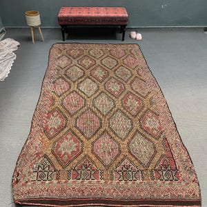 Vintage Kilim, Large Kilim, Turkish Kilim, Embroidered Anatolian Kilim, Rugs For Bedroom, 5.2x9.5 ft Pink Kilim, Wool Rug With Tassels,